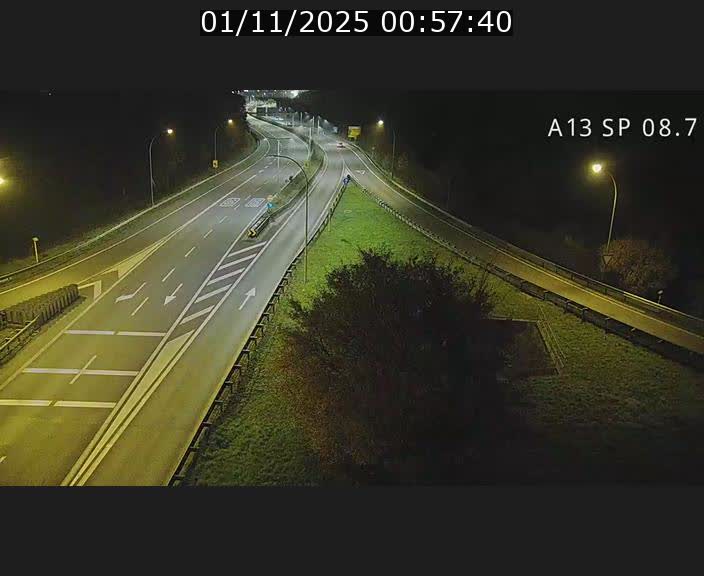 <h2>Traffic live webcam Luxembourg Jonction Lankelz - A13 direction Pétange - BK 8.7 </h2>