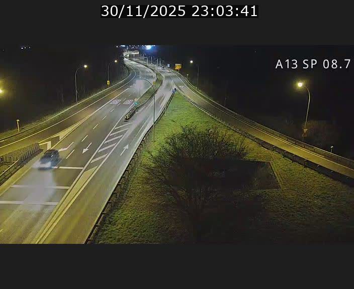 Traffic live webcam Luxembourg Jonction Lankelz - A13 direction Pétange - BK 8.7