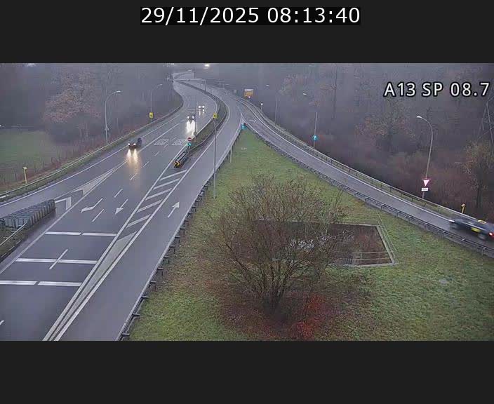 <h2>Traffic live webcam Luxembourg Jonction Lankelz - A13 direction Pétange - BK 8.7 </h2>