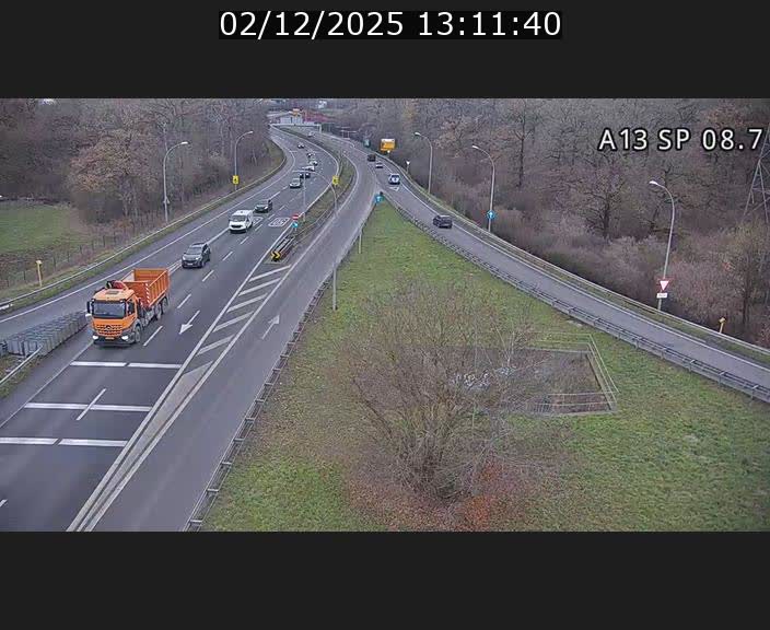 <h2>Traffic live webcam Luxembourg Jonction Lankelz - A13 direction Pétange - BK 8.7 </h2>
