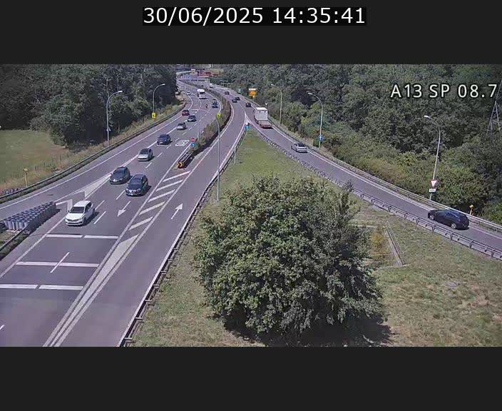 <h2>Traffic live webcam Luxembourg Jonction Lankelz - A13 direction Pétange - BK 8.7 </h2>