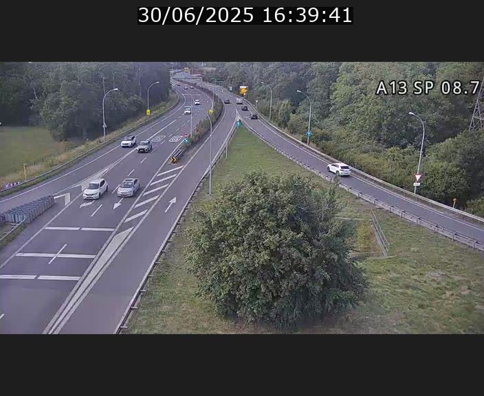 <h2>Traffic live webcam Luxembourg Jonction Lankelz - A13 direction Pétange - BK 8.7 </h2>