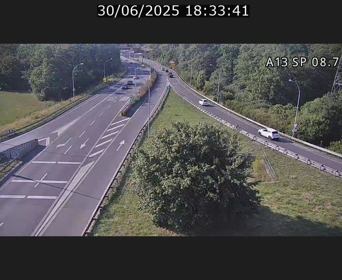 <h2>Traffic live webcam Luxembourg Jonction Lankelz - A13 direction Pétange - BK 8.7 </h2>