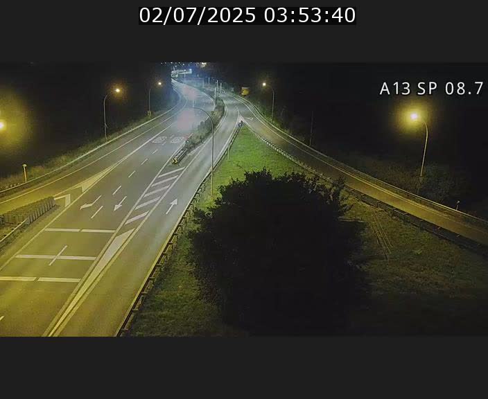 <h2>Traffic live webcam Luxembourg Jonction Lankelz - A13 direction Pétange - BK 8.7 </h2>