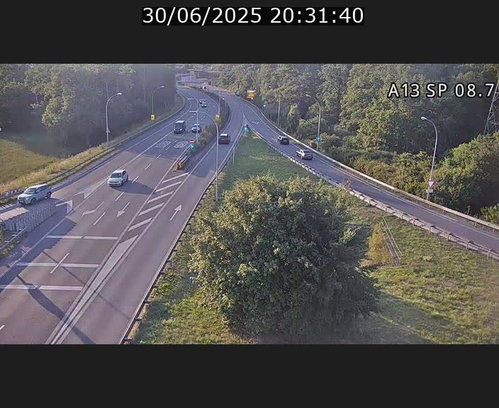 <h2>Traffic live webcam Luxembourg Jonction Lankelz - A13 direction Pétange - BK 8.7 </h2>