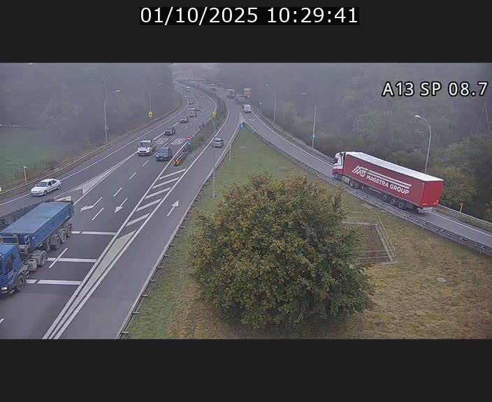 <h2>Traffic live webcam Luxembourg Jonction Lankelz - A13 direction Pétange - BK 8.7 </h2>
