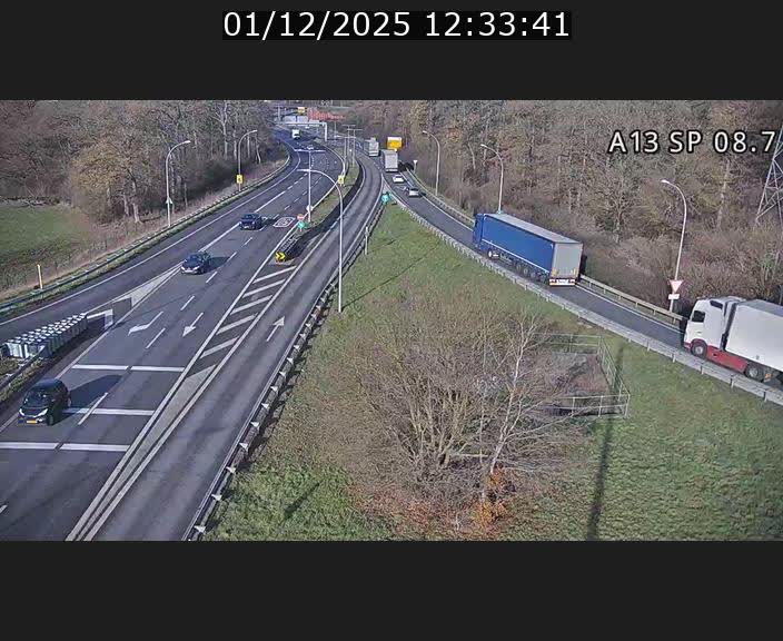 <h2>Traffic live webcam Luxembourg Jonction Lankelz - A13 direction Pétange - BK 8.7 </h2>