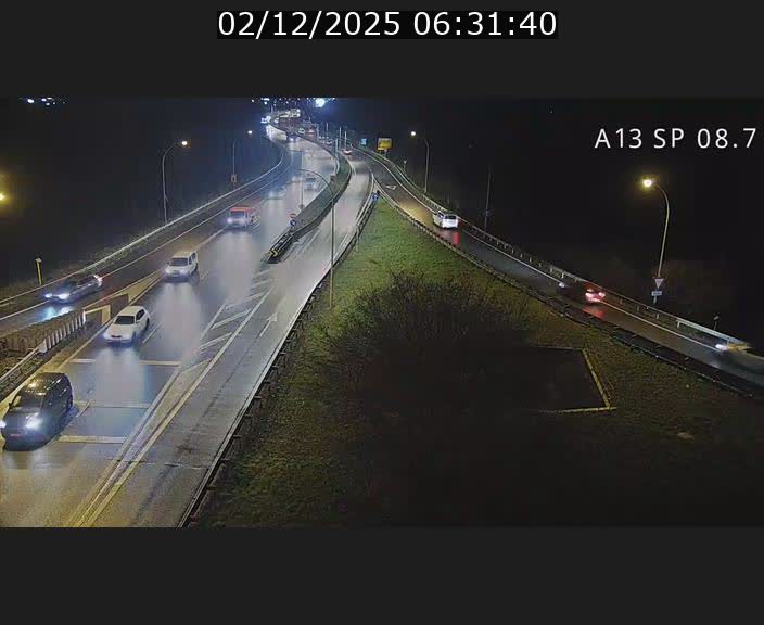 <h2>Traffic live webcam Luxembourg Jonction Lankelz - A13 direction Pétange - BK 8.7 </h2>