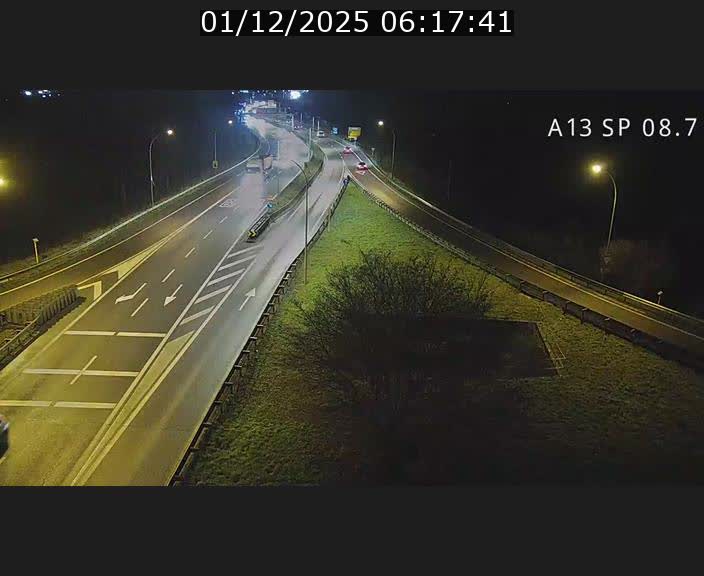 <h2>Traffic live webcam Luxembourg Jonction Lankelz - A13 direction Pétange - BK 8.7 </h2>