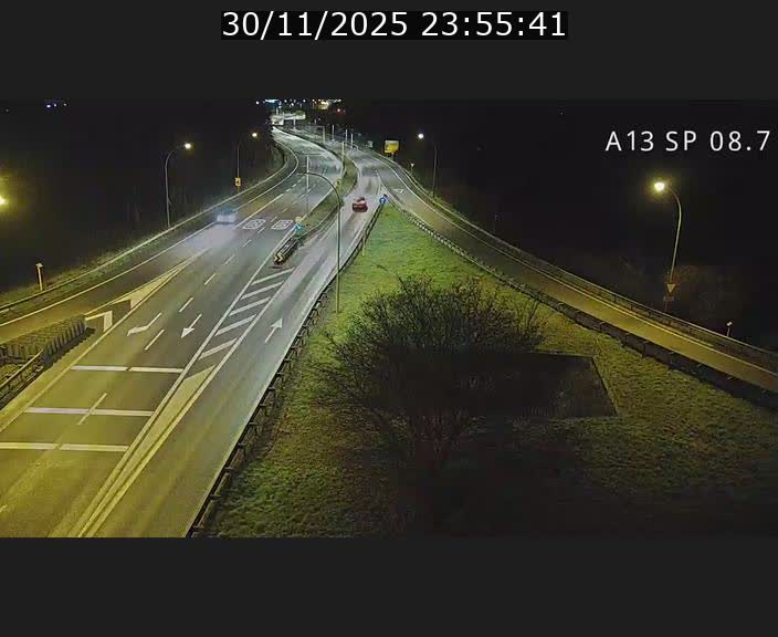 <h2>Traffic live webcam Luxembourg Jonction Lankelz - A13 direction Pétange - BK 8.7 </h2>
