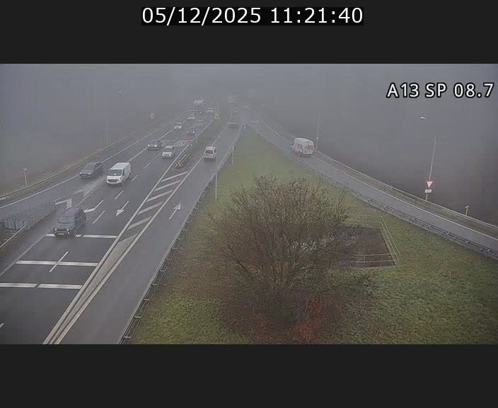 <h2>Traffic live webcam Luxembourg Jonction Lankelz - A13 direction Pétange - BK 8.7 </h2>