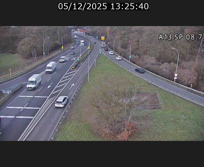 <h2>Traffic live webcam Luxembourg Jonction Lankelz - A13 direction Pétange - BK 8.7 </h2>