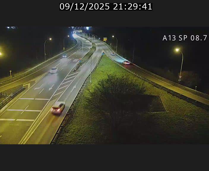 <h2>Traffic live webcam Luxembourg Jonction Lankelz - A13 direction Pétange - BK 8.7 </h2>