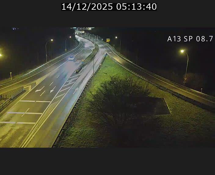 <h2>Traffic live webcam Luxembourg Jonction Lankelz - A13 direction Pétange - BK 8.7 </h2>