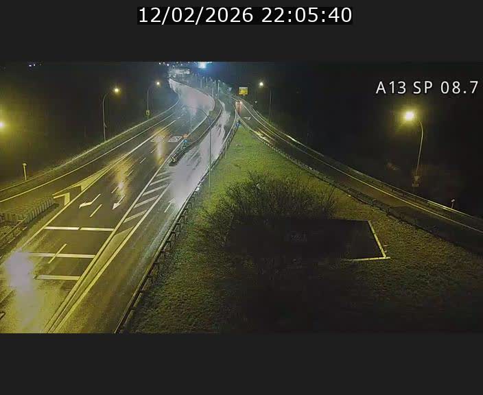 <h2>Traffic live webcam Luxembourg Jonction Lankelz - A13 direction Pétange - BK 8.7 </h2>