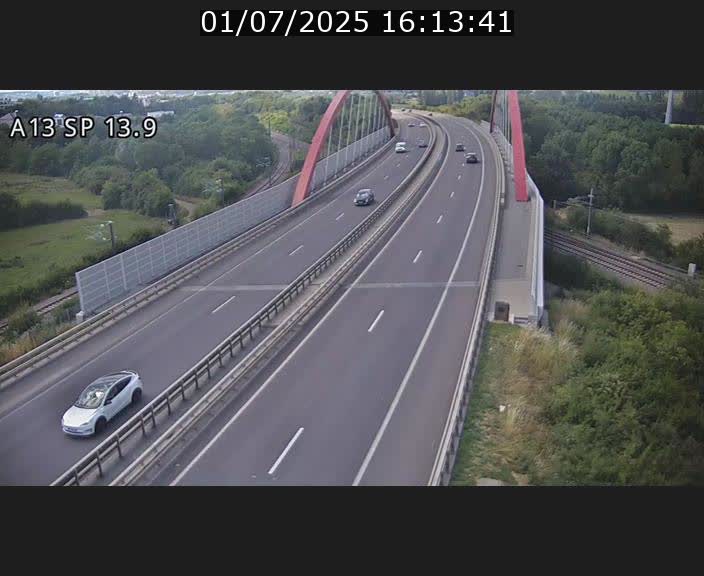 Traffic live webcam Luxembourg Kayl - A13 direction Esch-sur-Alzette/Luxembourg-ville - BK 13.9