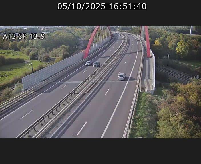 <h2>Traffic live webcam Luxembourg Kayl - A13 direction Esch-sur-Alzette/Luxembourg-ville - BK 13.9</h2>