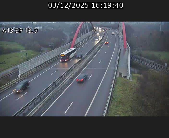 <h2>Traffic live webcam Luxembourg Kayl - A13 direction Esch-sur-Alzette/Luxembourg-ville - BK 13.9</h2>