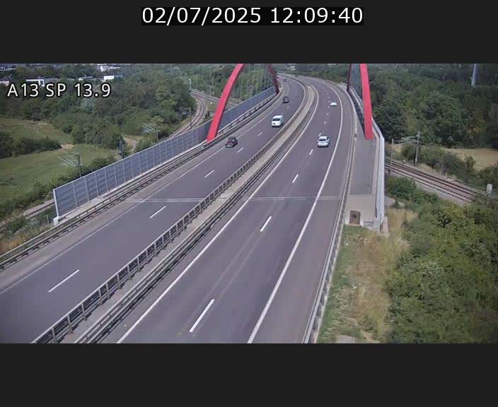 Traffic live webcam Luxembourg Kayl - A13 direction Esch-sur-Alzette/Luxembourg-ville - BK 13.9