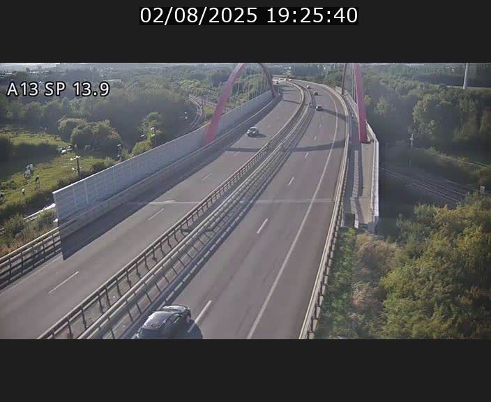<h2>Traffic live webcam Luxembourg Kayl - A13 direction Esch-sur-Alzette/Luxembourg-ville - BK 13.9</h2>