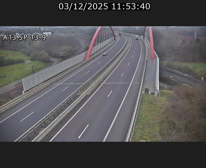 <h2>Traffic live webcam Luxembourg Kayl - A13 direction Esch-sur-Alzette/Luxembourg-ville - BK 13.9</h2>