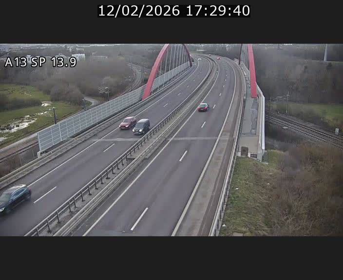 <h2>Traffic live webcam Luxembourg Kayl - A13 direction Esch-sur-Alzette/Luxembourg-ville - BK 13.9</h2>