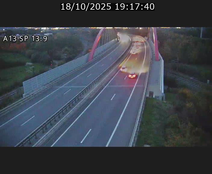 <h2>Traffic live webcam Luxembourg Kayl - A13 direction Esch-sur-Alzette/Luxembourg-ville - BK 13.9</h2>