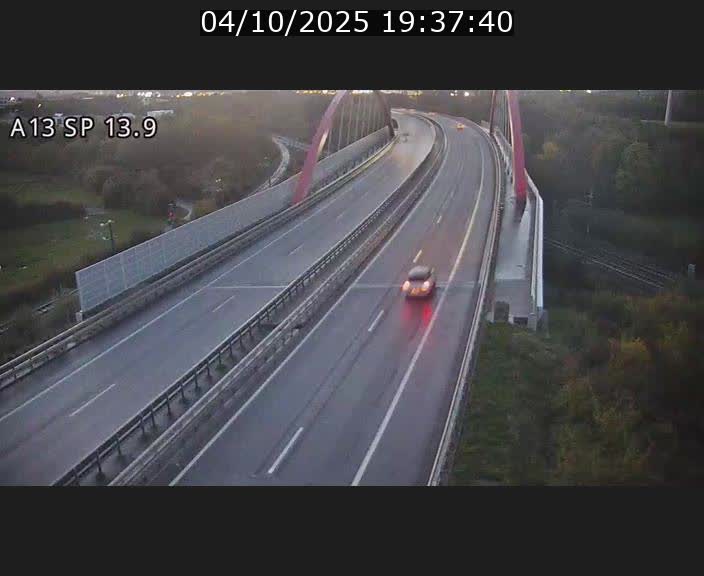 <h2>Traffic live webcam Luxembourg Kayl - A13 direction Esch-sur-Alzette/Luxembourg-ville - BK 13.9</h2>