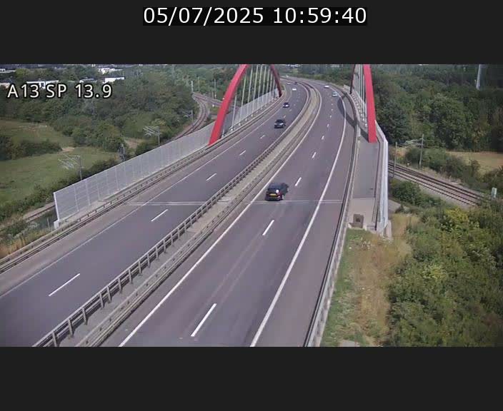 <h2>Traffic live webcam Luxembourg Kayl - A13 direction Esch-sur-Alzette/Luxembourg-ville - BK 13.9</h2>