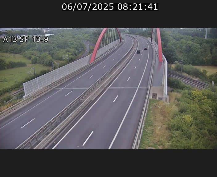 Traffic live webcam Luxembourg Kayl - A13 direction Esch-sur-Alzette/Luxembourg-ville - BK 13.9