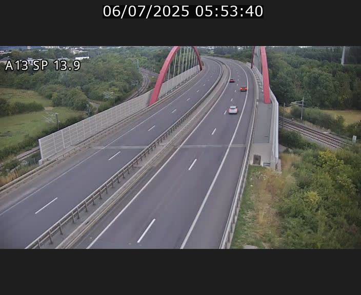<h2>Traffic live webcam Luxembourg Kayl - A13 direction Esch-sur-Alzette/Luxembourg-ville - BK 13.9</h2>