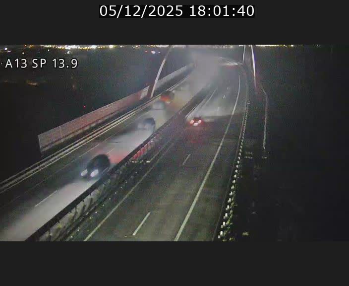 <h2>Traffic live webcam Luxembourg Kayl - A13 direction Esch-sur-Alzette/Luxembourg-ville - BK 13.9</h2>