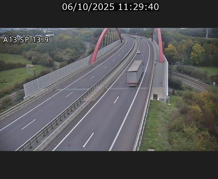 <h2>Traffic live webcam Luxembourg Kayl - A13 direction Esch-sur-Alzette/Luxembourg-ville - BK 13.9</h2>