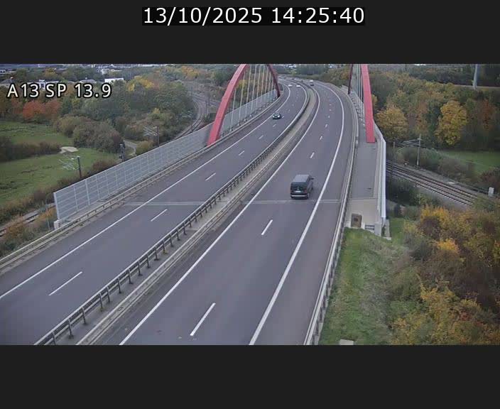 <h2>Traffic live webcam Luxembourg Kayl - A13 direction Esch-sur-Alzette/Luxembourg-ville - BK 13.9</h2>
