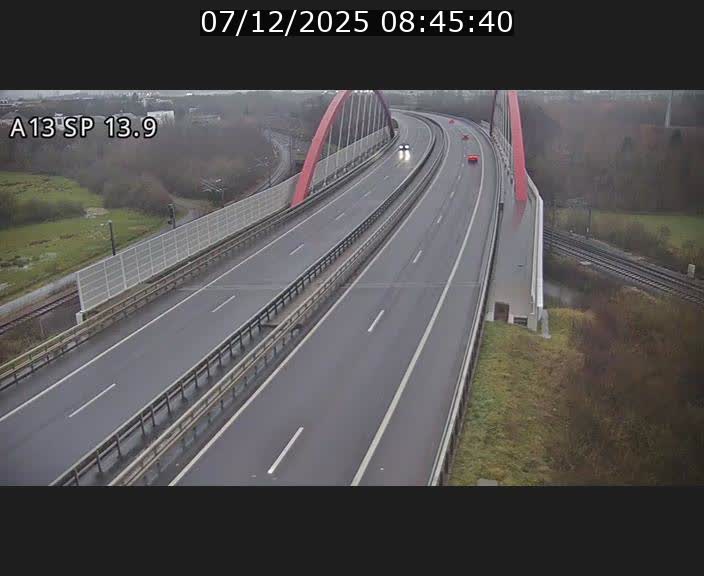 <h2>Traffic live webcam Luxembourg Kayl - A13 direction Esch-sur-Alzette/Luxembourg-ville - BK 13.9</h2>