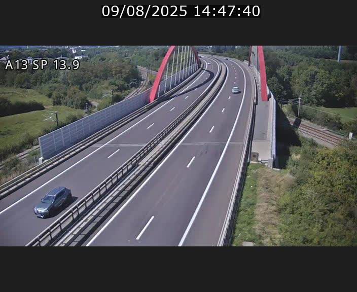 <h2>Traffic live webcam Luxembourg Kayl - A13 direction Esch-sur-Alzette/Luxembourg-ville - BK 13.9</h2>