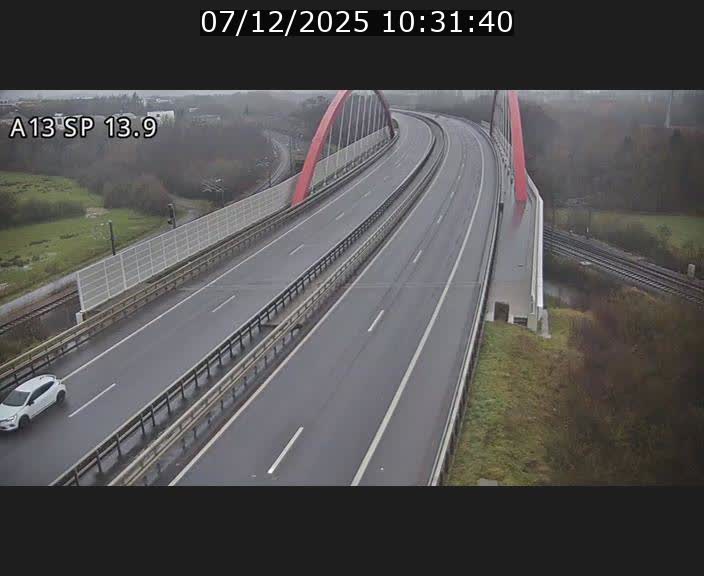 <h2>Traffic live webcam Luxembourg Kayl - A13 direction Esch-sur-Alzette/Luxembourg-ville - BK 13.9</h2>