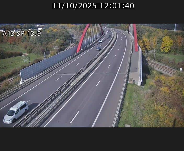 <h2>Traffic live webcam Luxembourg Kayl - A13 direction Esch-sur-Alzette/Luxembourg-ville - BK 13.9</h2>