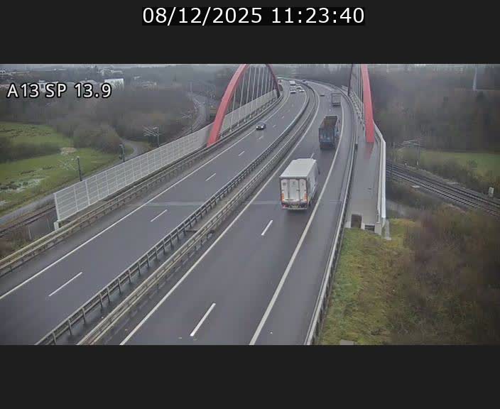 <h2>Traffic live webcam Luxembourg Kayl - A13 direction Esch-sur-Alzette/Luxembourg-ville - BK 13.9</h2>