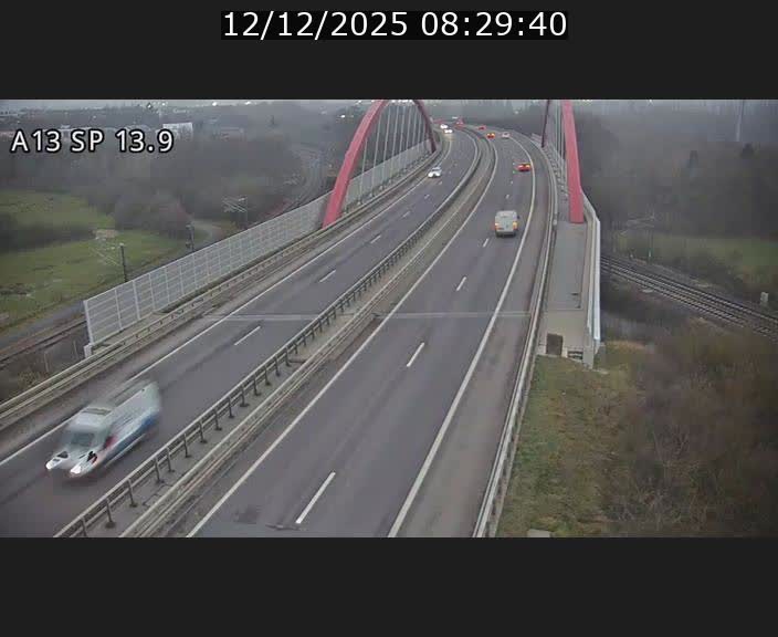 <h2>Traffic live webcam Luxembourg Kayl - A13 direction Esch-sur-Alzette/Luxembourg-ville - BK 13.9</h2>