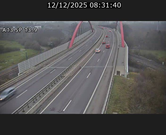 <h2>Traffic live webcam Luxembourg Kayl - A13 direction Esch-sur-Alzette/Luxembourg-ville - BK 13.9</h2>