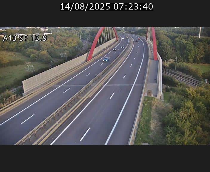 <h2>Traffic live webcam Luxembourg Kayl - A13 direction Esch-sur-Alzette/Luxembourg-ville - BK 13.9</h2>