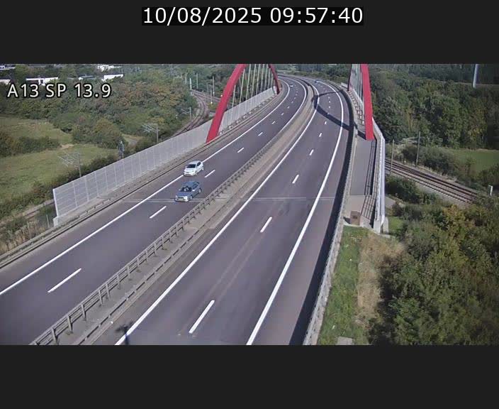 Traffic live webcam Luxembourg Kayl - A13 direction Esch-sur-Alzette/Luxembourg-ville - BK 13.9