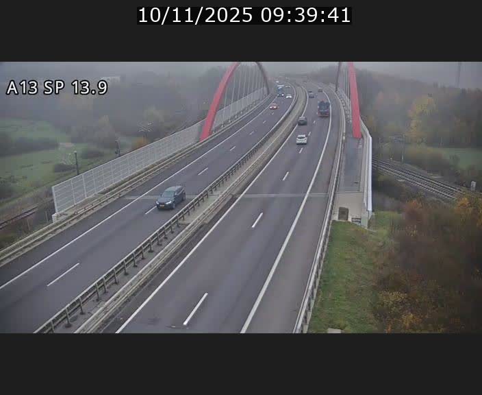 Traffic live webcam Luxembourg Kayl - A13 direction Esch-sur-Alzette/Luxembourg-ville - BK 13.9