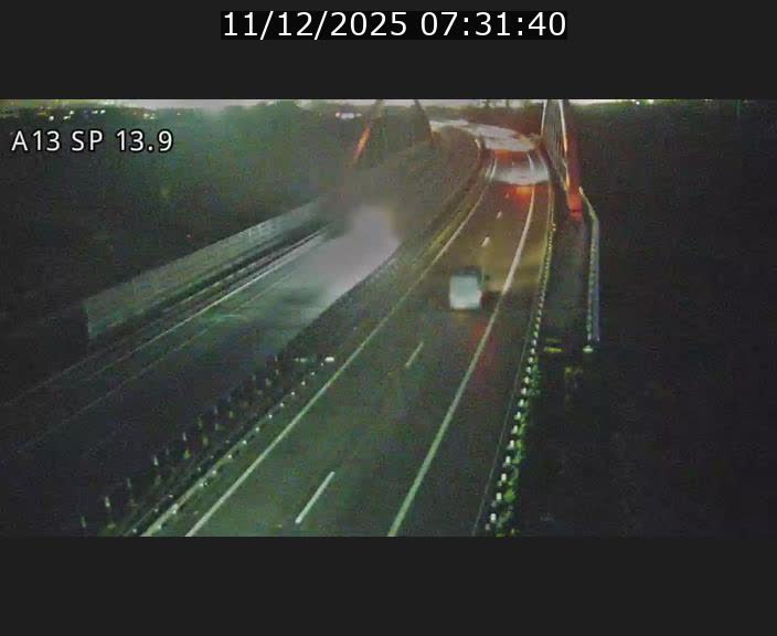 <h2>Traffic live webcam Luxembourg Kayl - A13 direction Esch-sur-Alzette/Luxembourg-ville - BK 13.9</h2>