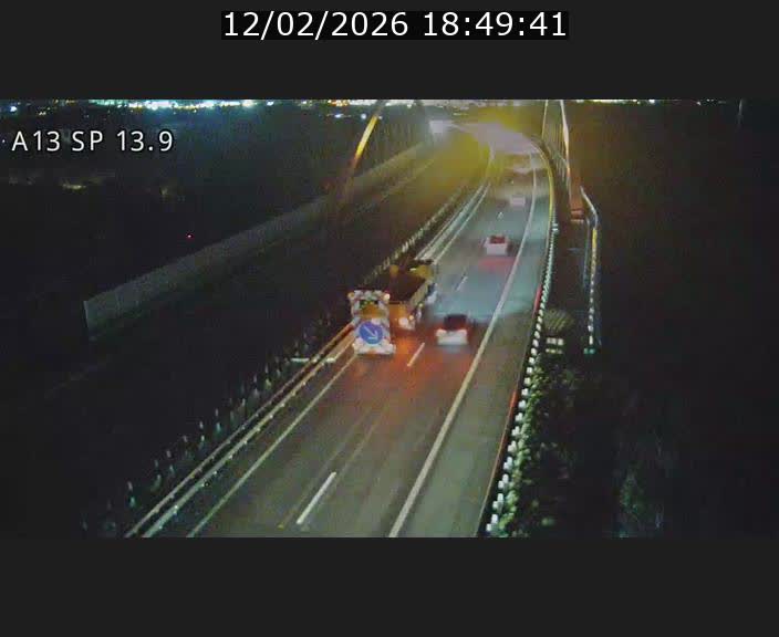 Traffic live webcam Luxembourg Kayl - A13 direction Esch-sur-Alzette/Luxembourg-ville - BK 13.9