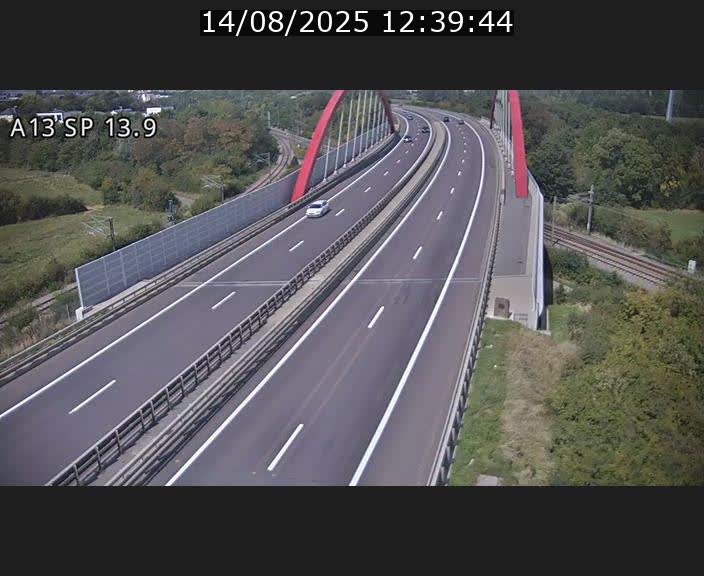 <h2>Traffic live webcam Luxembourg Kayl - A13 direction Esch-sur-Alzette/Luxembourg-ville - BK 13.9</h2>