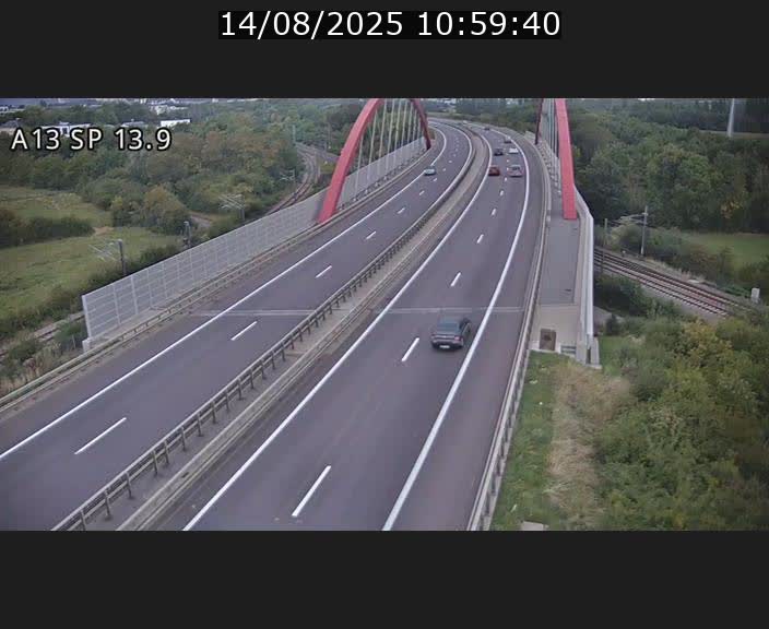 Traffic live webcam Luxembourg Kayl - A13 direction Esch-sur-Alzette/Luxembourg-ville - BK 13.9