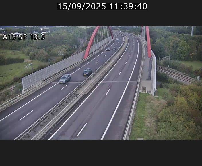 <h2>Traffic live webcam Luxembourg Kayl - A13 direction Esch-sur-Alzette/Luxembourg-ville - BK 13.9</h2>