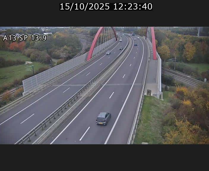 <h2>Traffic live webcam Luxembourg Kayl - A13 direction Esch-sur-Alzette/Luxembourg-ville - BK 13.9</h2>